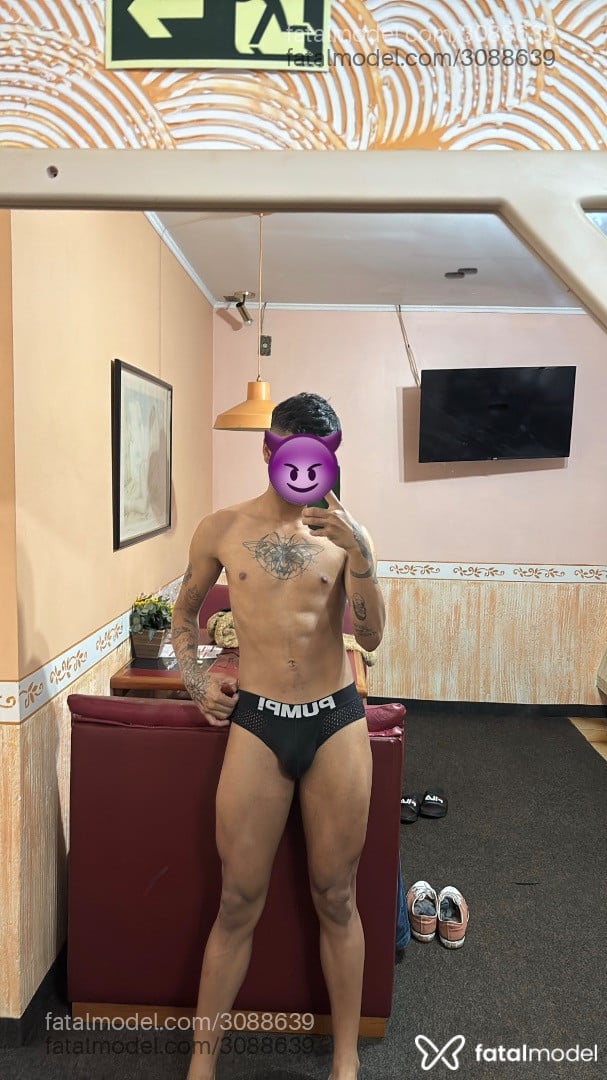 Acompanhante homem morena (o) de olhos pretos - Moura