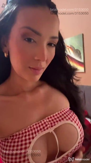 Acompanhante mulher morena (o) de olhos pretos em Catanduva Acompanhante mulher morena (o) de olhos pretos em Catanduva - Mia Castro