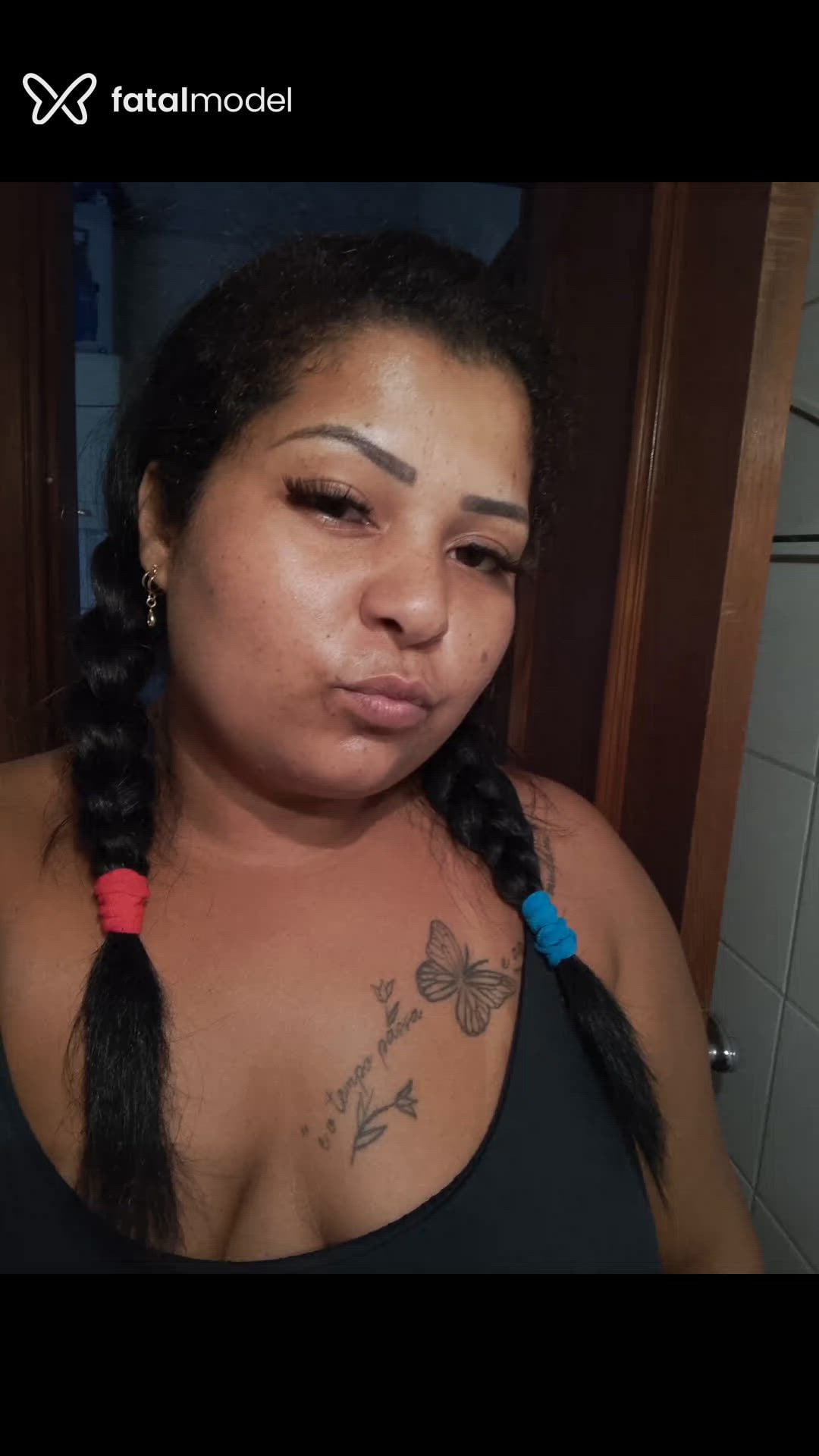 Acompanhante mulher ruiva (o) de olhos castanhos - Chavosa