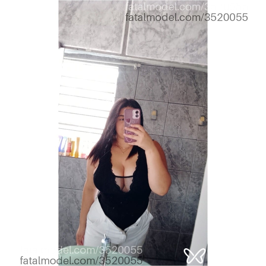 Acompanhante mulher com cabelo castanho de olhos castanhos - Camila