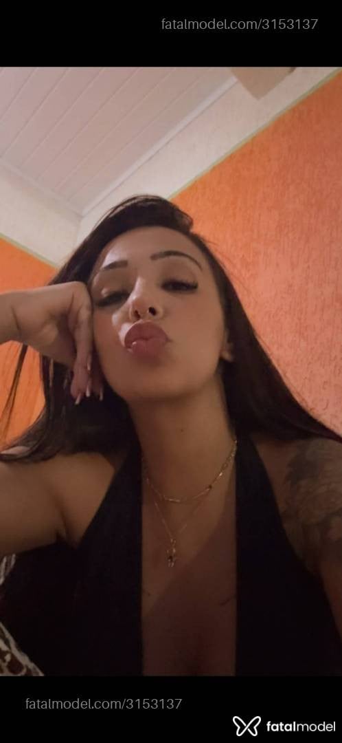 Acompanhante mulher morena (o) de olhos castanhos - Carol Moura
