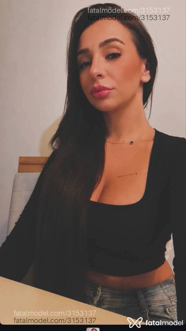 Acompanhante mulher morena (o) de olhos castanhos - Carol Moura