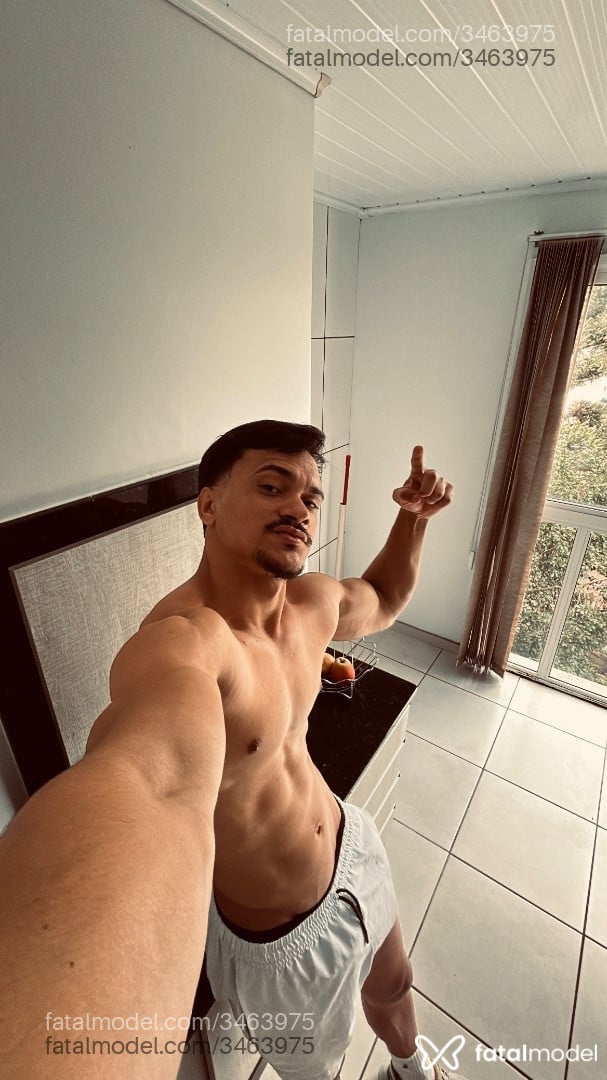 Acompanhante homem morena (o) de olhos castanhos - Emerson Leite Acompanhante homem morena (o) de olhos castanhos - Emerson Leite