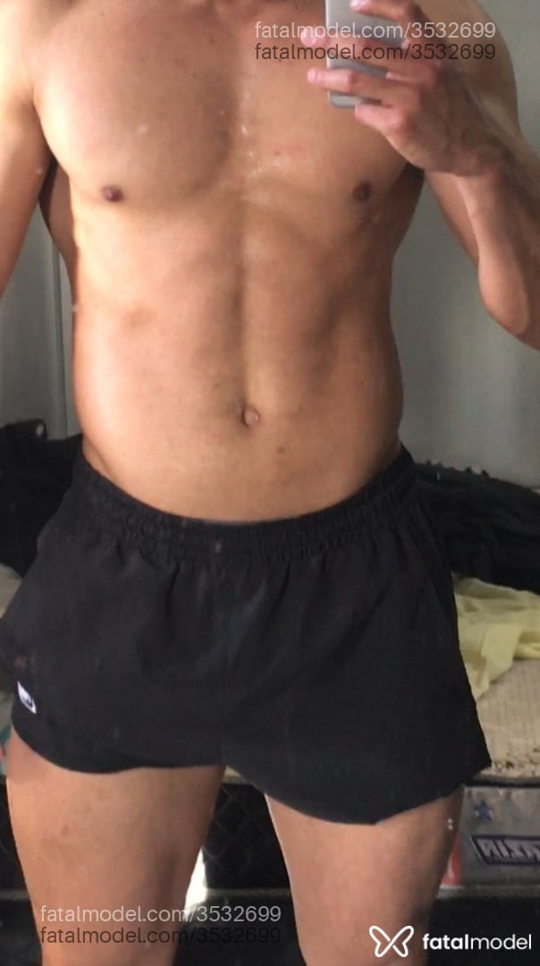 Acompanhante homem morena (o) de olhos pretos - Franck