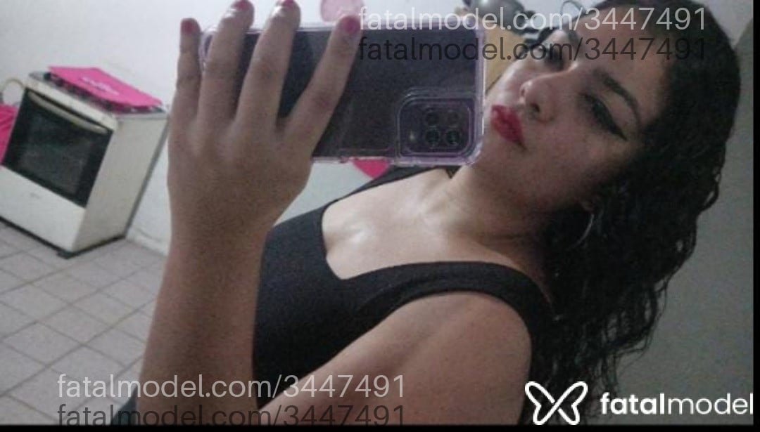 Acompanhante mulher morena (o) de olhos pretos - Soares