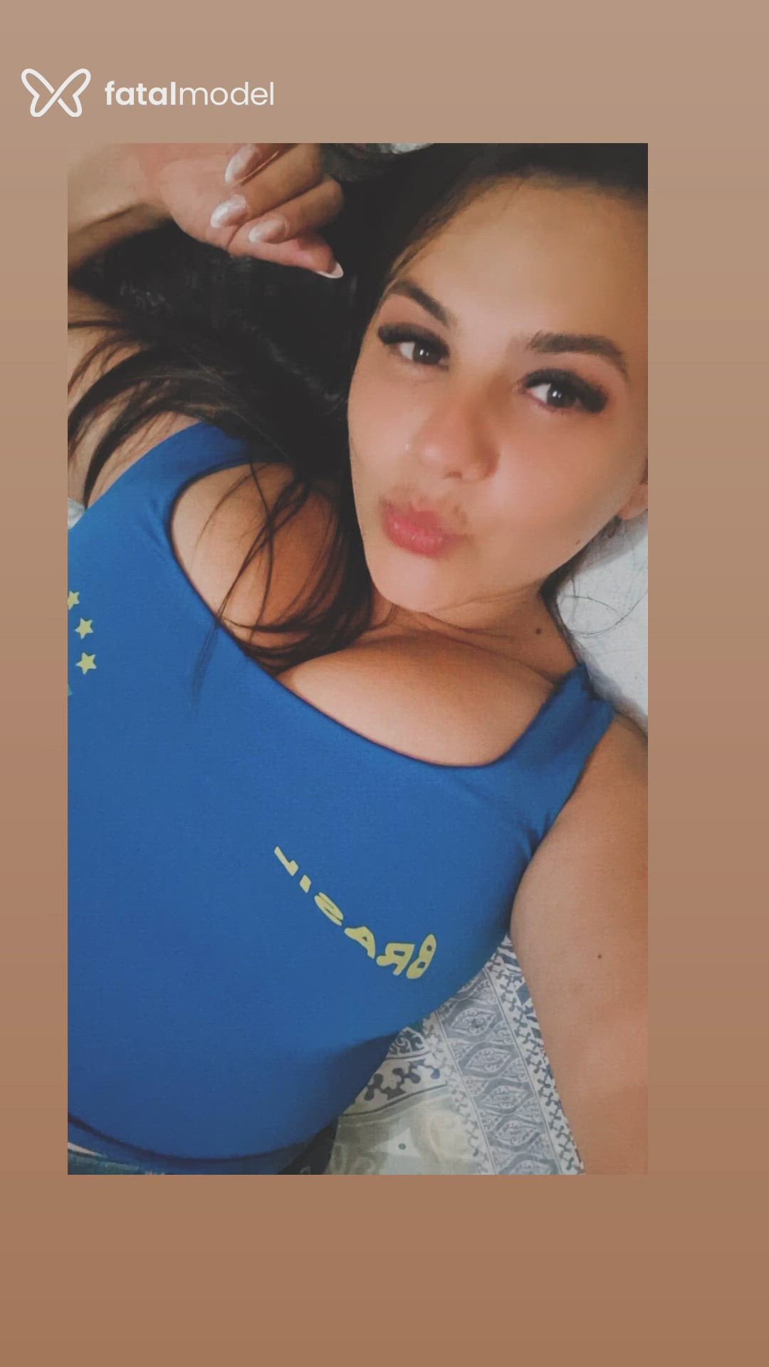 Acompanhante mulher com cabelo castanho de olhos castanhos - Alice