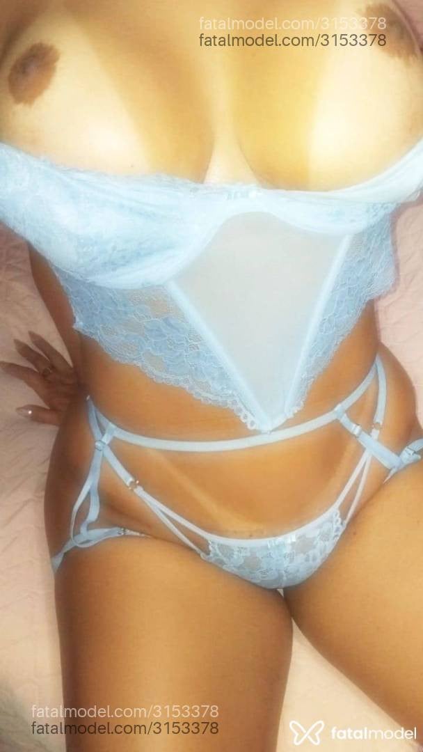 Acompanhante mulher morena (o) de olhos pretos - Antonella Araujo
