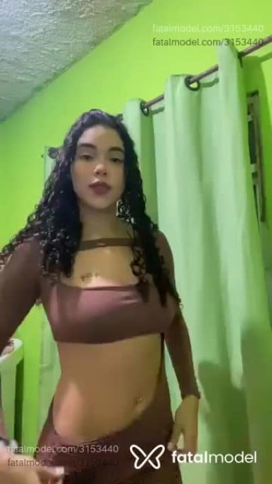 Acompanhante mulher morena (o) de olhos castanhos em Niterói Acompanhante mulher morena (o) de olhos castanhos em Niterói - Paloma
