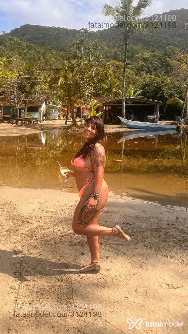 Acompanhante mulher morena (o) de olhos castanhos - Angel