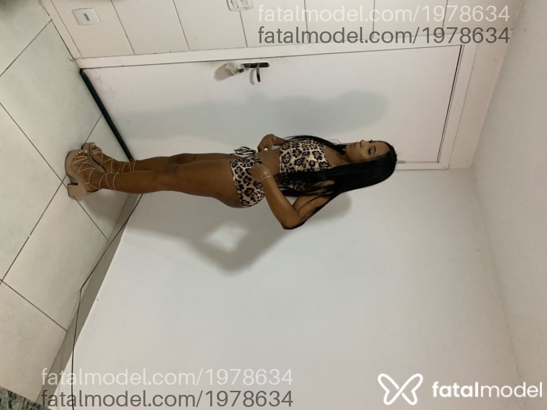 Acompanhante mulher trans com cabelo castanho de olhos castanhos - Angel silva