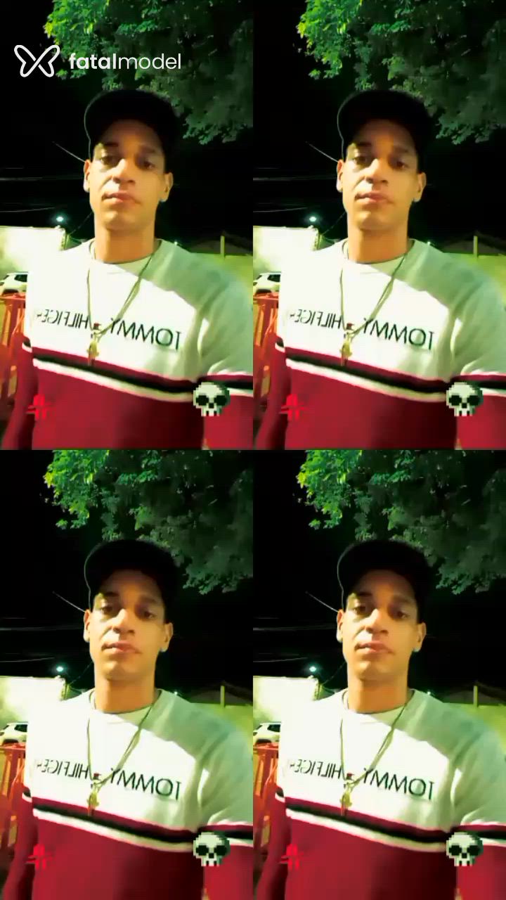 Acompanhante homem morena (o) de olhos mel - Adrián Acompanhante homem morena (o) de olhos mel - Adrián