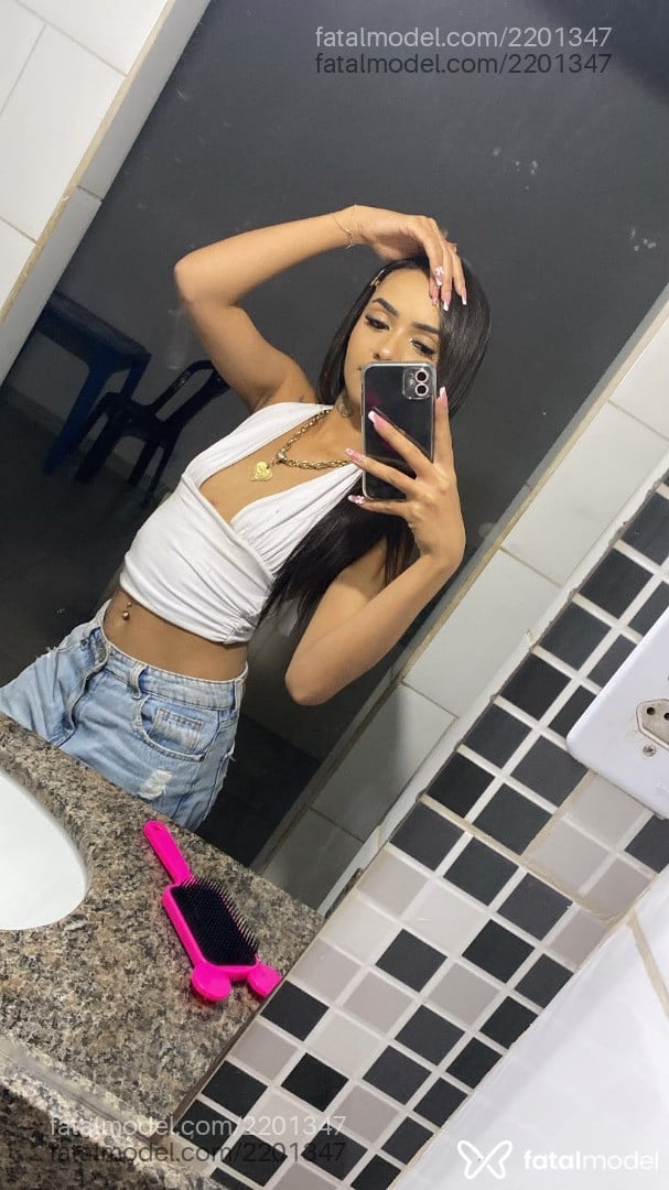 Acompanhante mulher com cabelo castanho de olhos castanhos - Melissa