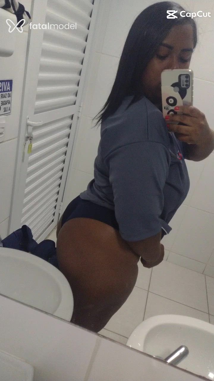 Acompanhante mulher morena (o) de olhos pretos - Negona Acompanhante mulher morena (o) de olhos pretos - Negona
