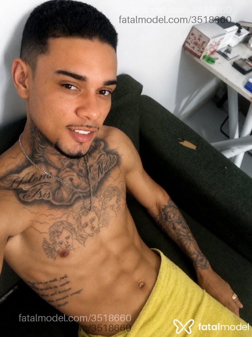 Acompanhante homem com cabelo castanho de olhos castanhos - Kauan Felipe