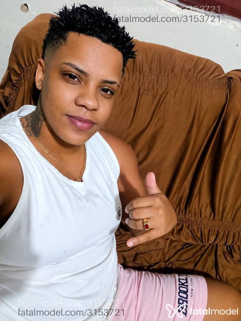 Acompanhante não-binário morena (o) de olhos castanhos em São José do Rio Preto - Lohan
