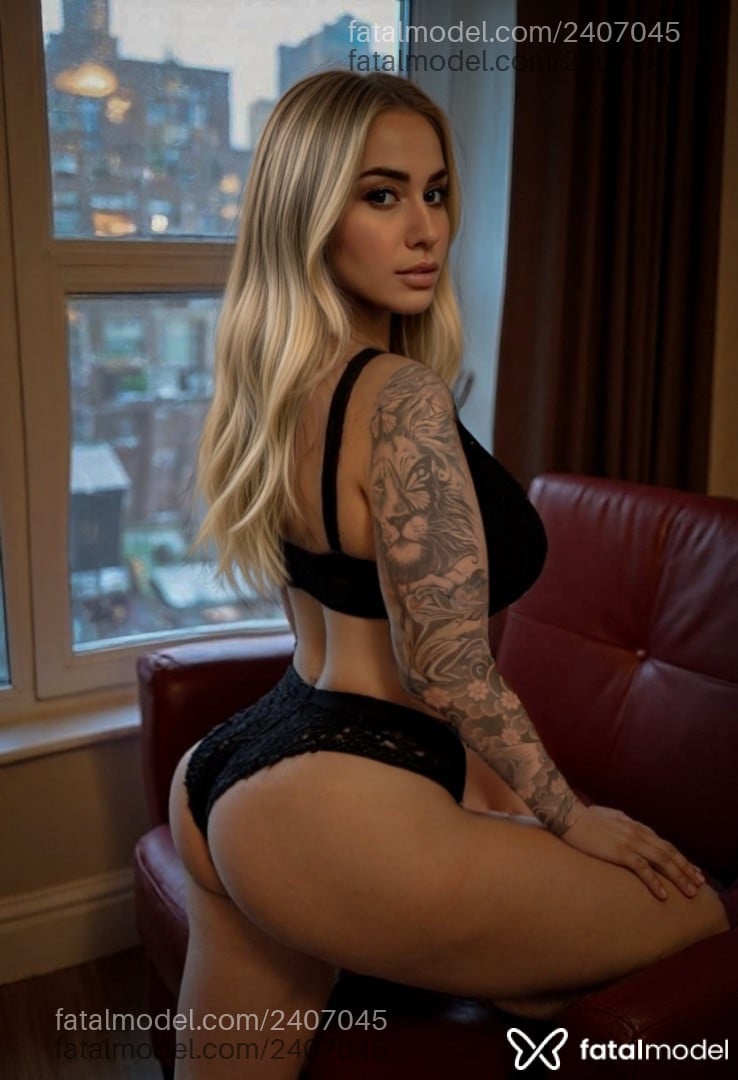 Acompanhante mulher loira (o) de olhos mel - Camila Bueno