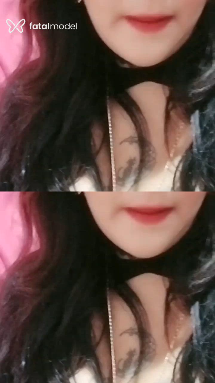 Acompanhante mulher com cabelo colorido de olhos castanhos - Mia Acompanhante mulher com cabelo colorido de olhos castanhos - Mia