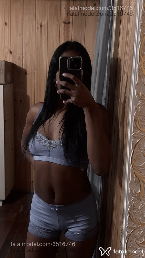 Acompanhante mulher morena (o) de olhos castanhos - Solzinha