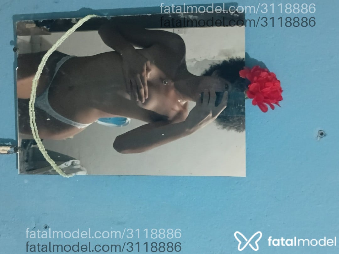 Acompanhante mulher trans morena (o) de olhos castanhos - Michelyy