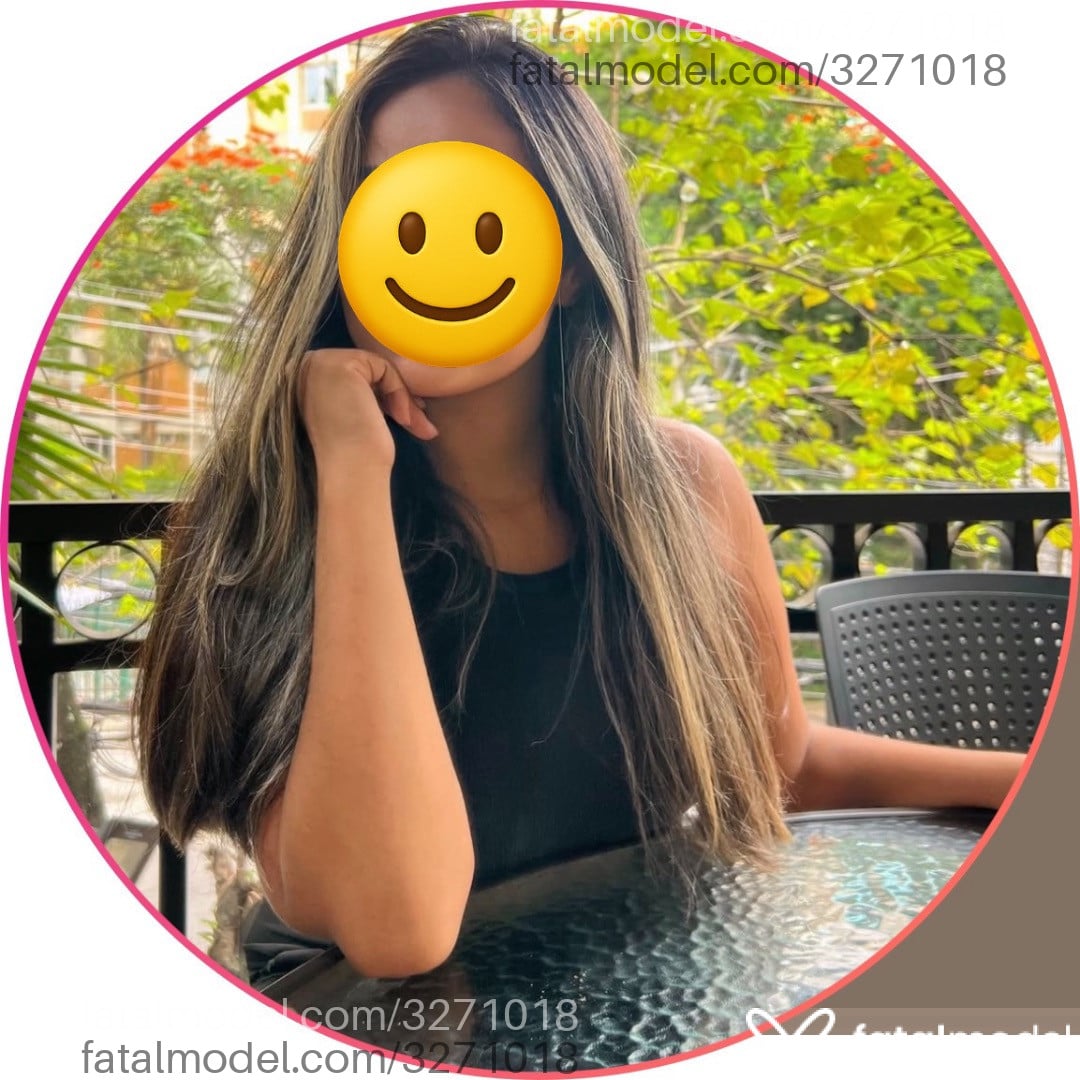 Acompanhante mulher morena (o) de olhos mel - Morena