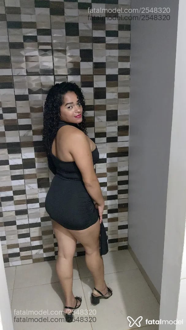 Acompanhante mulher com cabelo castanho de olhos castanhos - Caroline
