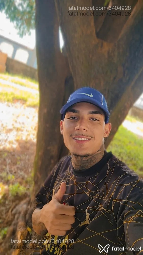 Acompanhante homem morena (o) de olhos castanhos - Henrique