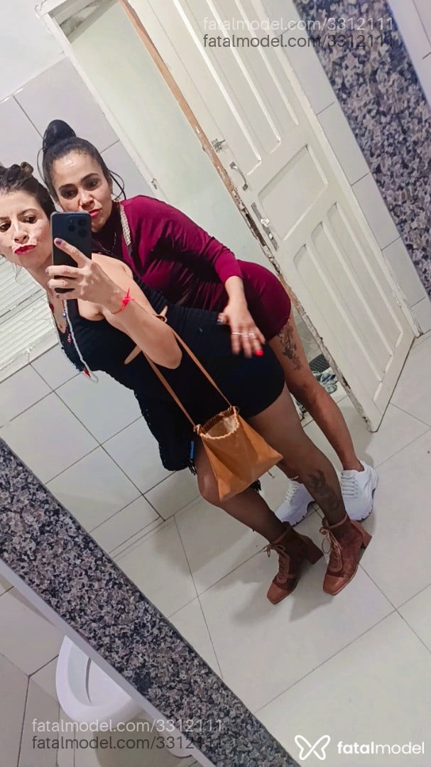 Acompanhante mulher morena (o) de olhos pretos - Melissa Mel
