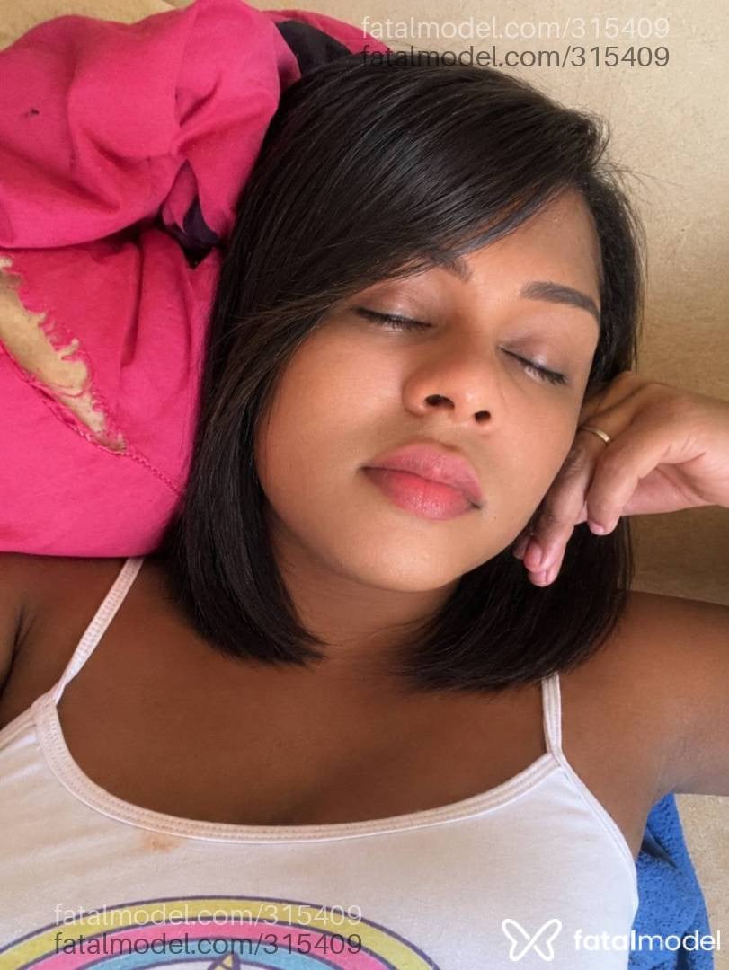 Acompanhante travesti morena (o) de olhos pretos - Sophia