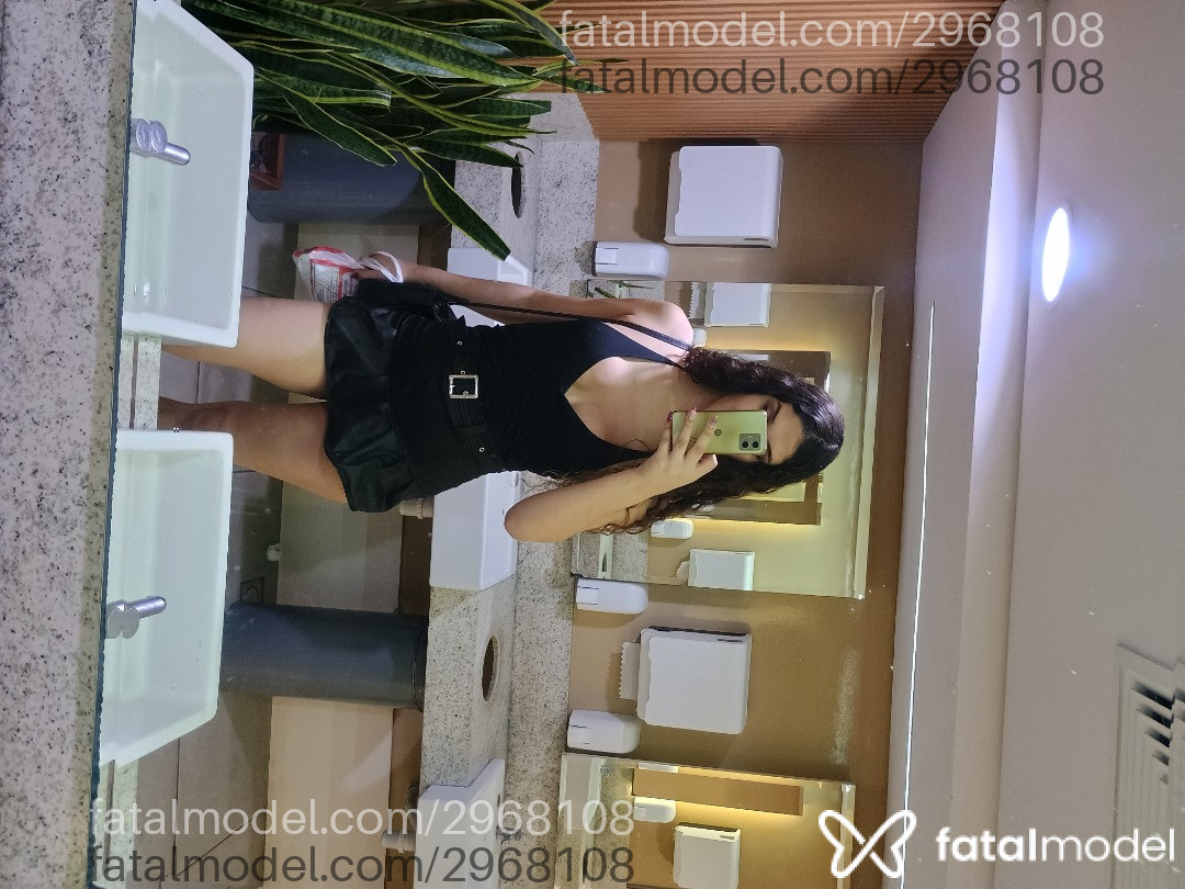 Acompanhante mulher trans morena (o) de olhos castanhos - Maiaa