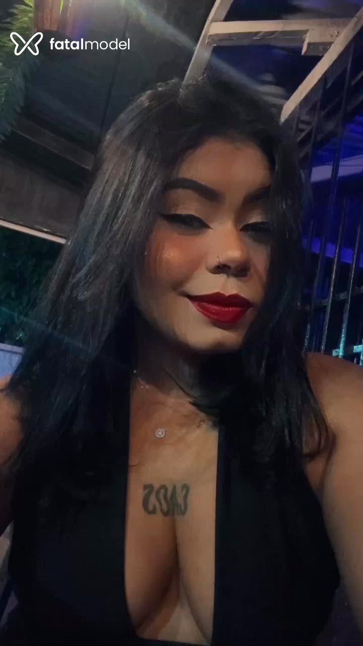 Acompanhante mulher morena (o) de olhos castanhos - Bruna