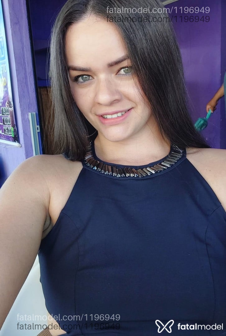 Acompanhante mulher loira (o) de olhos azuis - YSA MODELLO