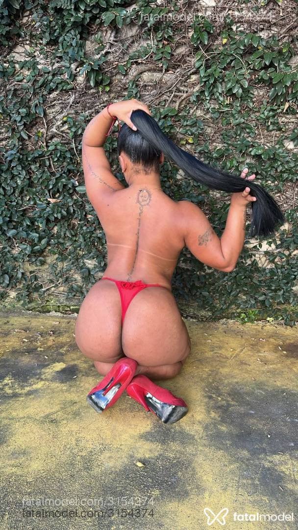 Acompanhante mulher morena (o) de olhos castanhos em Pouso Alegre - Maria Júlia