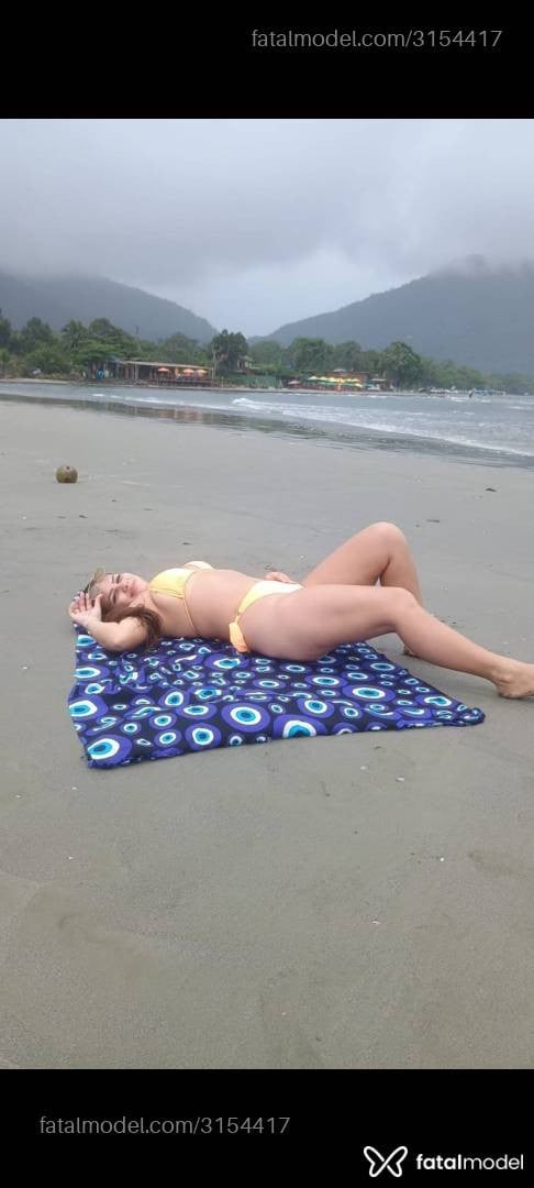 Acompanhante mulher com cabelo castanho de olhos mel - Vanessa