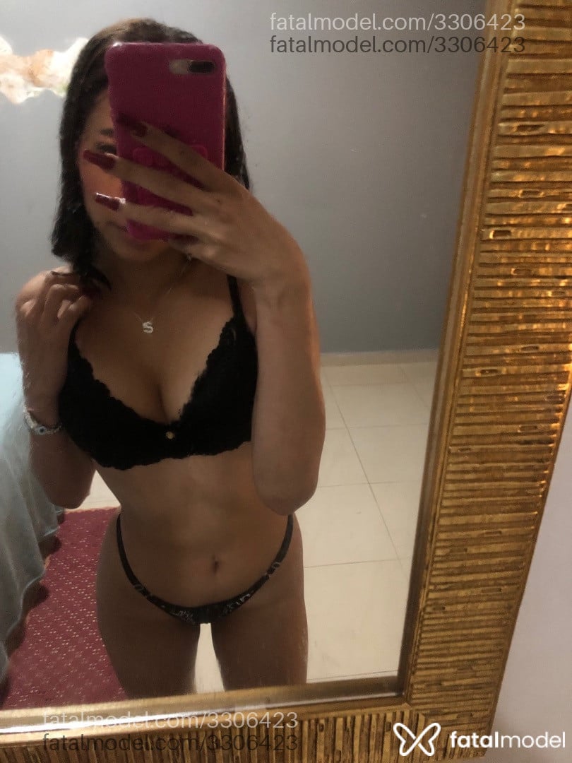 Acompanhante mulher morena (o) de olhos castanhos - Thaina