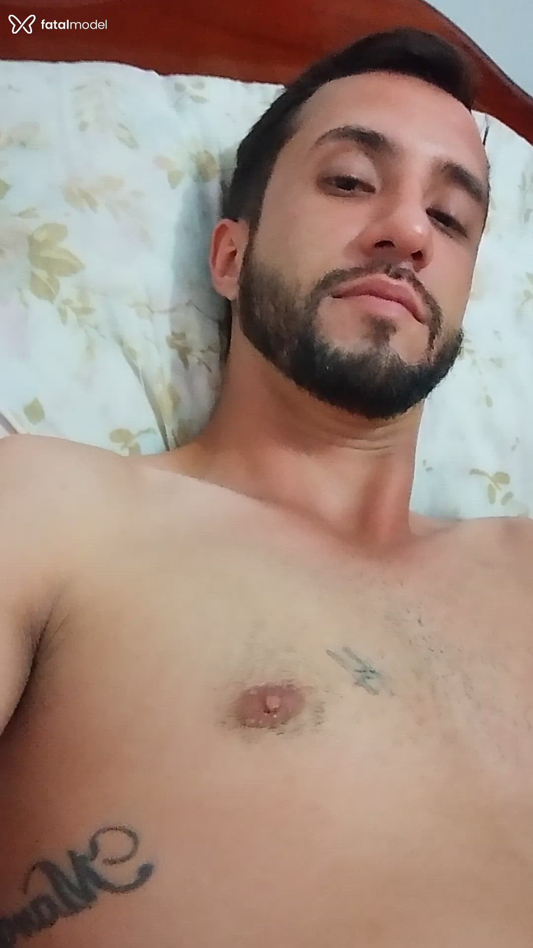 Acompanhante homem com cabelo castanho de olhos castanhos - Dominik Sexlove