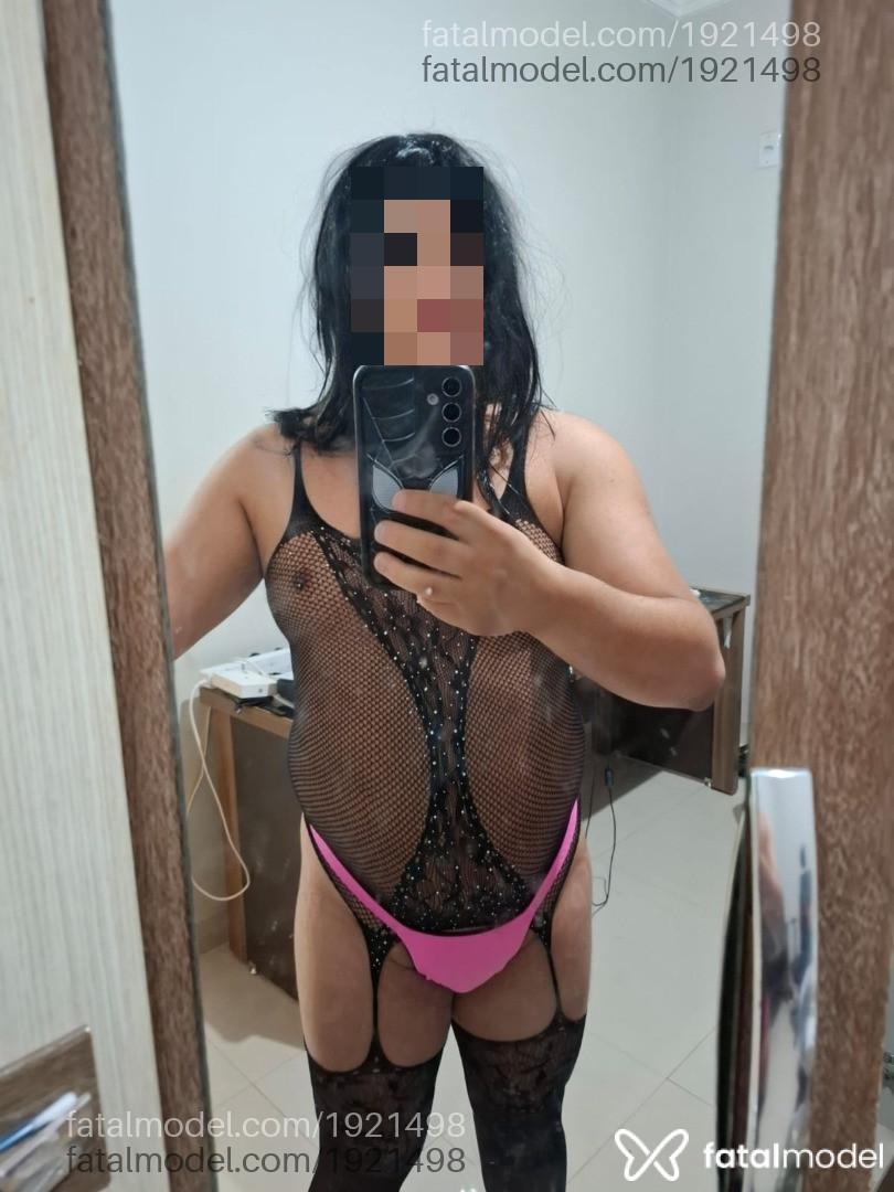 Acompanhante mulher trans com cabelo castanho de olhos pretos - Kamilla Butterfly Acompanhante mulher trans com cabelo castanho de olhos pretos - Kamilla Butterfly