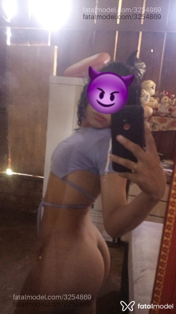 Acompanhante mulher trans morena (o) de olhos castanhos - Leticia Pereira