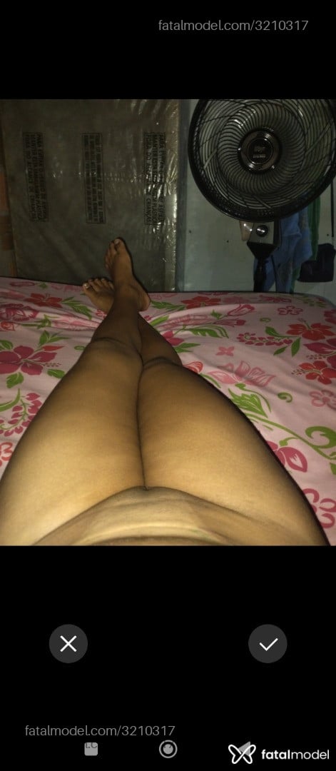 Acompanhante mulher morena (o) de olhos castanhos - Calyna Santos