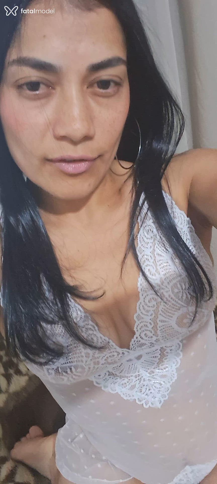 Acompanhante mulher morena (o) de olhos mel - Celine