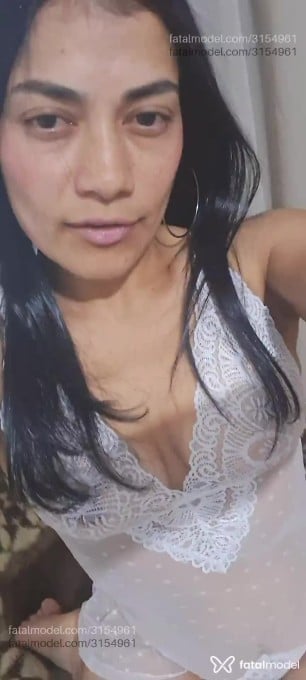 Acompanhante mulher morena (o) de olhos mel em Curitiba - Celine