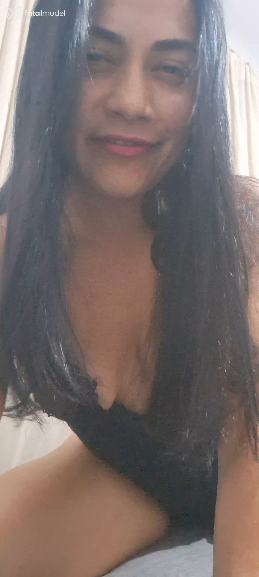Acompanhante mulher morena (o) de olhos mel - Celine