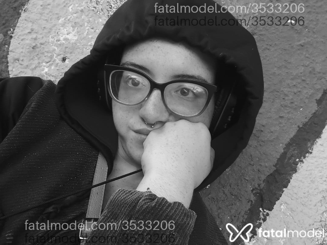 Acompanhante mulher morena (o) de olhos mel - Bellynha