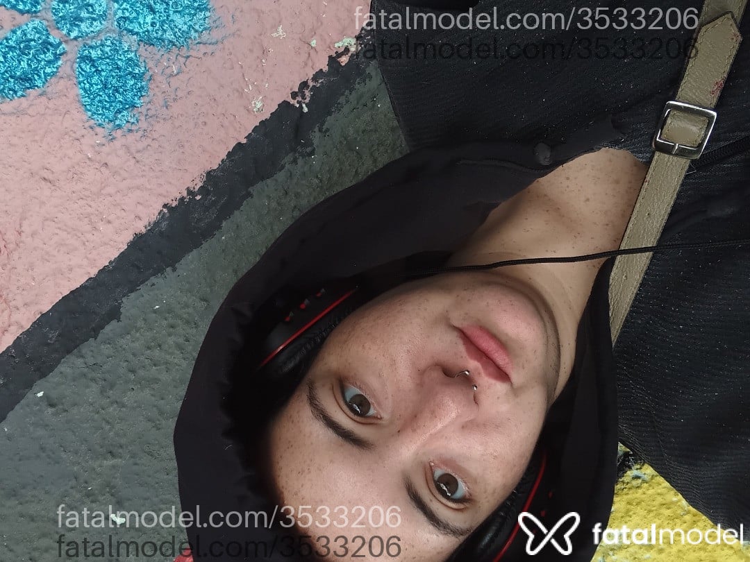 Acompanhante mulher morena (o) de olhos mel - Bellynha