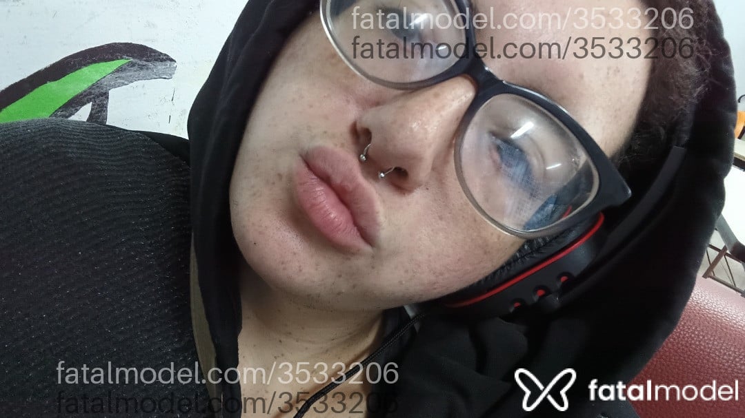 Acompanhante mulher morena (o) de olhos mel - Bellynha
