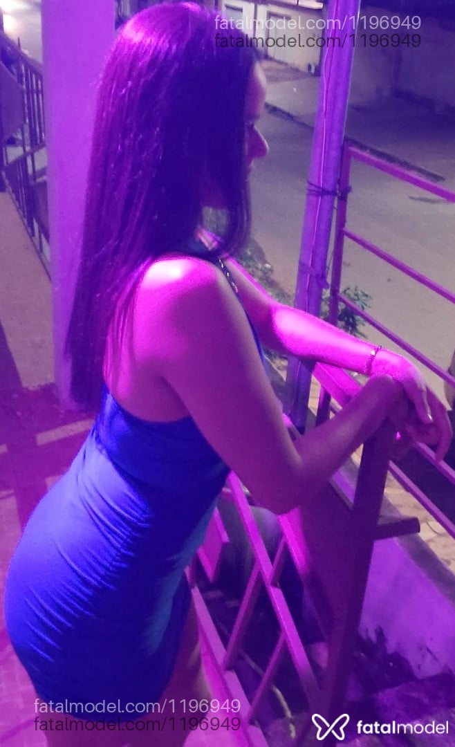 Acompanhante mulher loira (o) de olhos azuis - YSA MODELLO