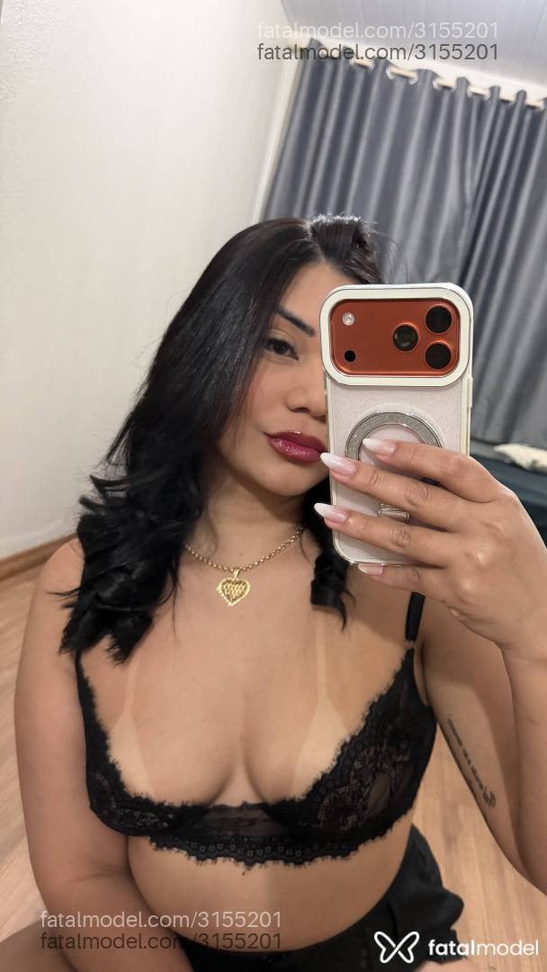 Acompanhante mulher morena (o) de olhos castanhos - Maya
