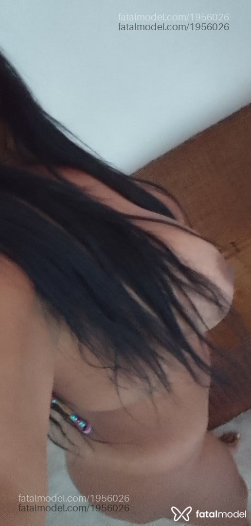 Acompanhante mulher morena (o) de olhos pretos - Luara