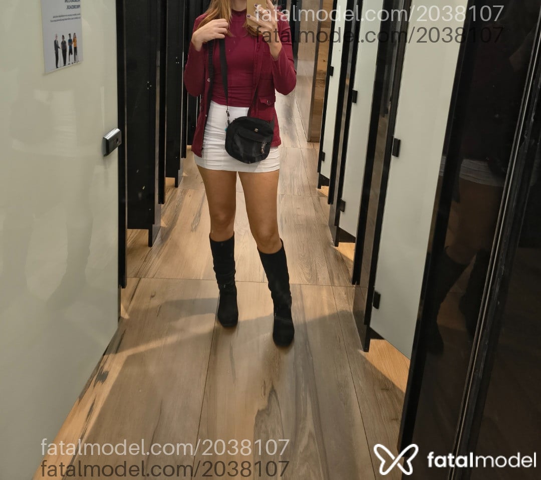 Acompanhante mulher loira (o) de olhos azuis - Carolina