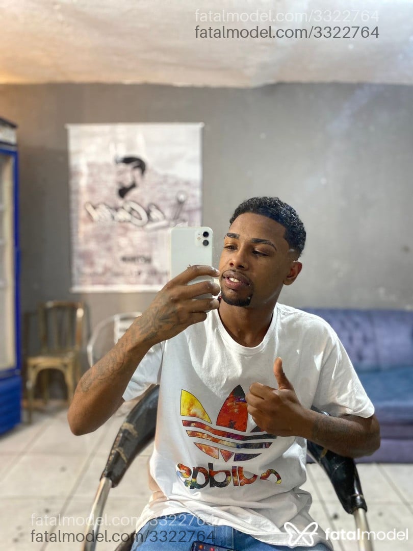 Acompanhante homem morena (o) de olhos pretos - RlkDotado Acompanhante homem morena (o) de olhos pretos - RlkDotado