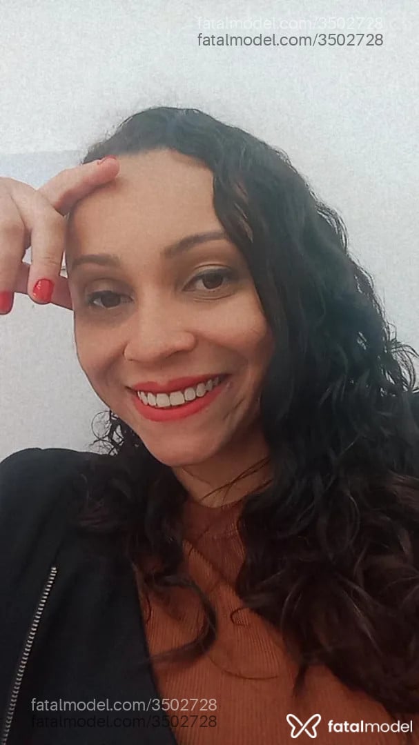 Acompanhante mulher com cabelo castanho de olhos mel - Amanda Pacheco